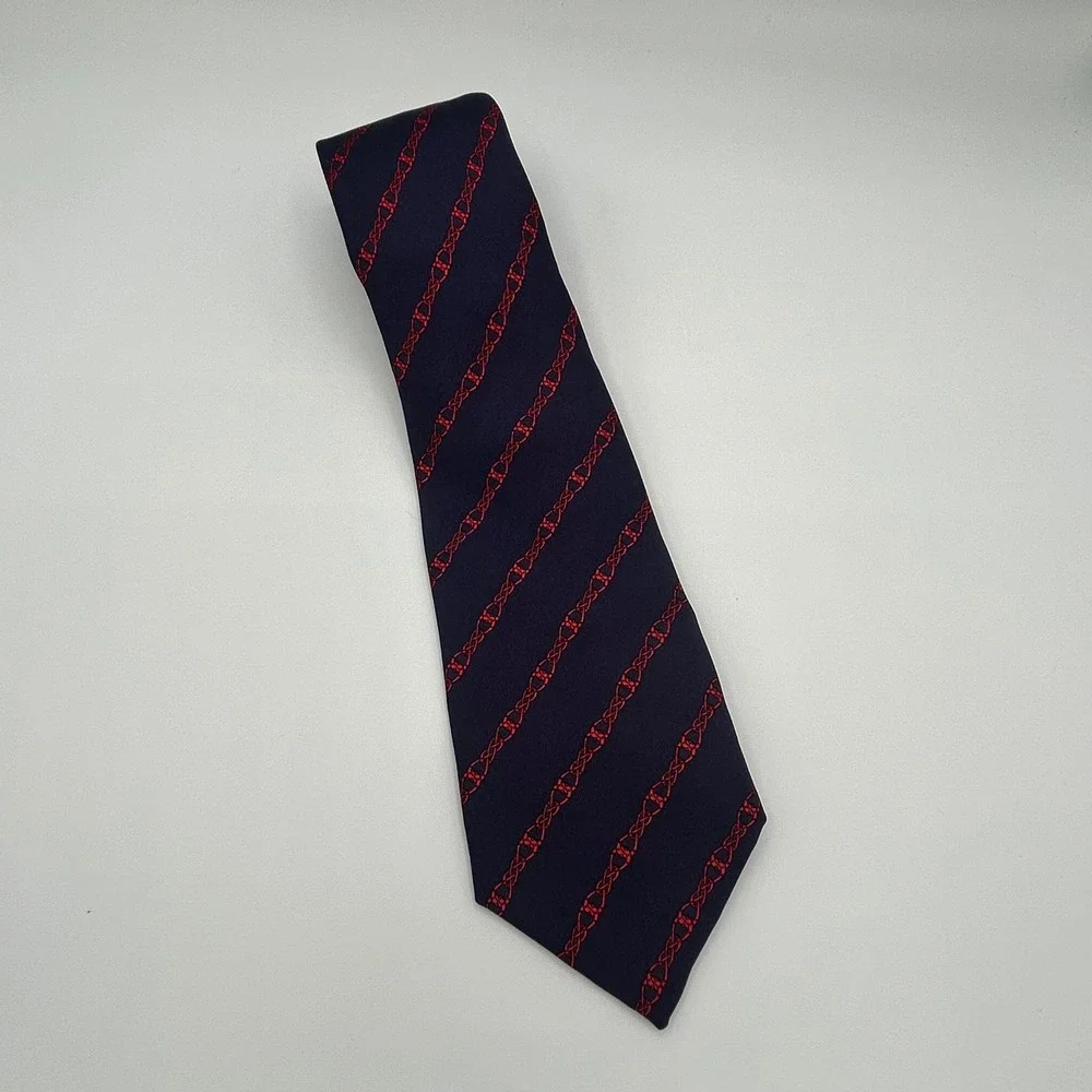 Hermes Paris Mens Silk Tie Navy Blue Red‎ Interlocking Chain Link Made in France